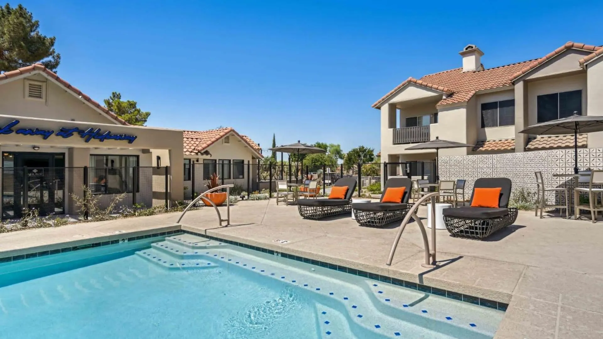 New Cozysuites Tpc Scottsdale With Parking, Pool